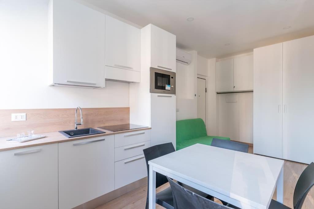 Cimiano Suite 22, New Apartment Milan Bagian luar foto
